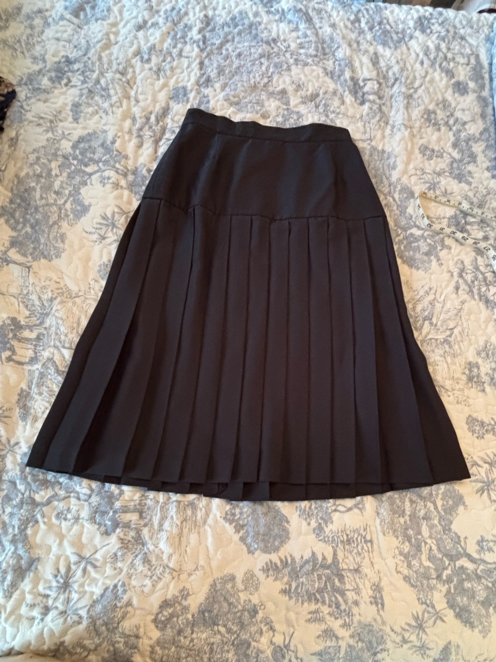Vintage 80s Trianon sz XS Dark Navy Pleated Midi Women's Skirt academia retro